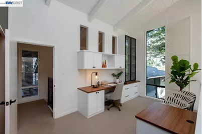 6540 Saroni Dr, Oakland, CA 94611 - Photo 46
