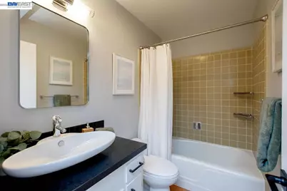 6540 Saroni Dr, Oakland, CA 94611 - Photo 22