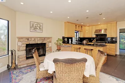 4903 Stoneridge Ct, Oakland, CA 94605 - Photo 14