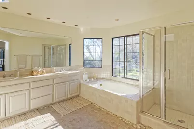 4903 Stoneridge Ct, Oakland, CA 94605 - Photo 26