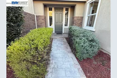 204 Daylily Ln, Patterson, CA 95363 - Photo 4