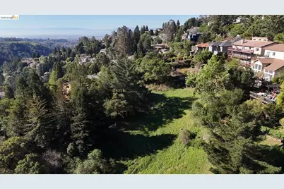 7135 Buckingham Blvd., Berkeley, CA 94705 - Photo 6