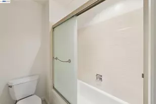 385 Jayne Ave, Oakland, CA 94610 - Photo 18