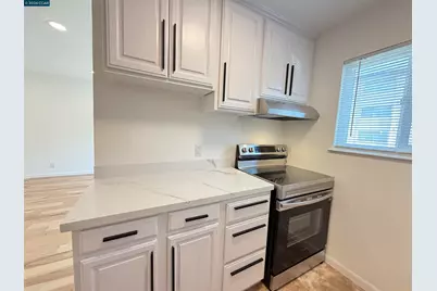10 Moss Ave #15, Oakland, CA 94610 - Photo 18