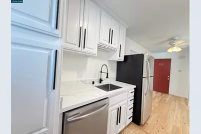 10 Moss Ave #15, Oakland, CA 94610 - Photo 16