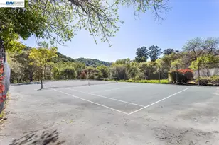 8040 Mountain View Dr, Pleasanton, CA 94588 - Photo 26