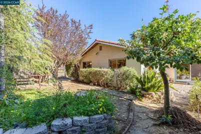 2555 Arroyo Ave, Pinole, CA 94564 - Photo 50