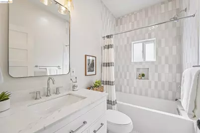 491 McAuley St, Oakland, CA 94609 - Photo 22