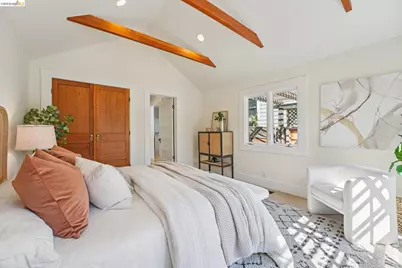 491 McAuley St, Oakland, CA 94609 - Photo 16