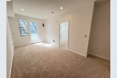 989 Franklin St #621, Oakland, CA 94607 - Photo 2