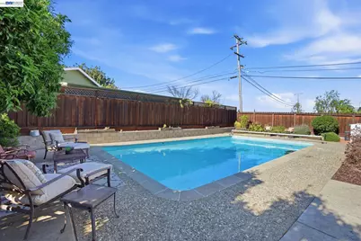 2394 Saint George Dr, Concord, CA 94520 - Photo 14