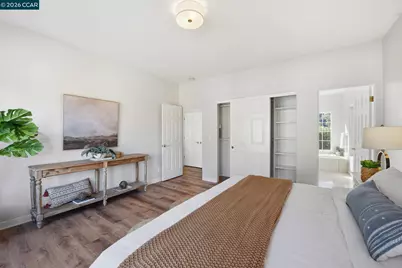 1 Bay Forest Pl, Oakland, CA 94611 - Photo 24