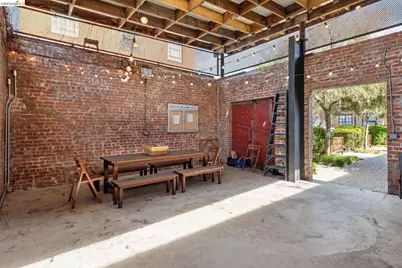 425 11th St #17, Oakland, CA 94606 - Photo 36