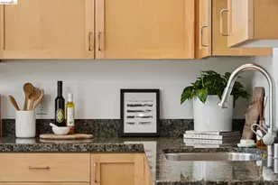 425 11th St, Oakland, CA 94606 - Photo 18