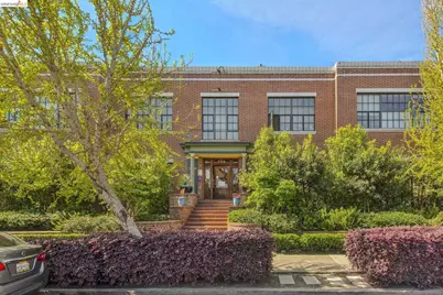 425 11th St #17, Oakland, CA 94606 - Photo 2