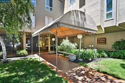 5340 Broadway Terrace #203, Oakland, CA 94618 - Photo 1