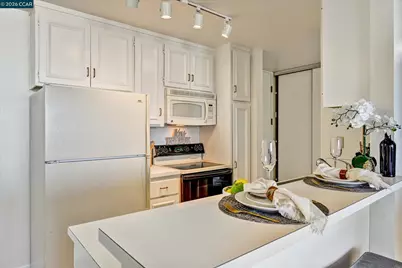 5340 Broadway Terrace #203, Oakland, CA 94618 - Photo 18