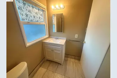 1075 47th St, Emeryville, CA 94608 - Photo 24