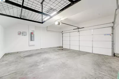 3933 Wattling St, Oakland, CA 94601 - Photo 42