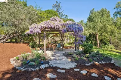 3862 Lyman Rd, Oakland, CA 94602 - Photo 40