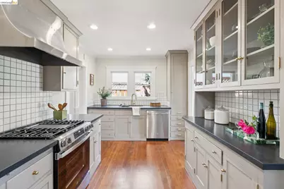 3862 Lyman Rd, Oakland, CA 94602 - Photo 14