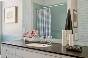 1126 Ocean Ave, Oakland, CA 94608 - Photo 42