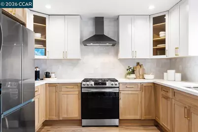 5924 Balboa Dr, Oakland, CA 94611 - Photo 16