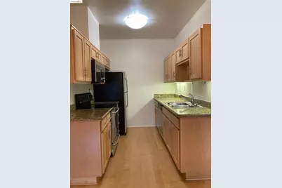 79 Marina Lakes Dr, Richmond, CA 94804 - Photo 8