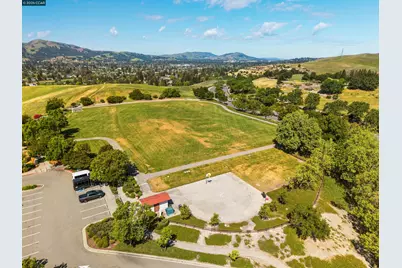 812 Beaver Creek Ct, San Ramon, CA 94582 - Photo 8