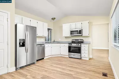 449 Topsail Dr, Vallejo, CA 94591 - Photo 4