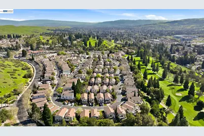906 Vista Pointe Dr, San Ramon, CA 94582 - Photo 54