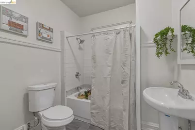 523 25th St, Oakland, CA 94612 - Photo 50