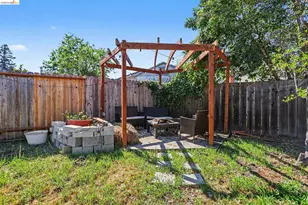 936 Santa Cruz Dr, Pleasant Hill, CA 94523 - Photo 26