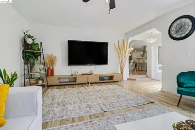 936 Santa Cruz Dr, Pleasant Hill, CA 94523 - Photo 20