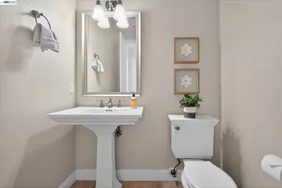 3001 Lusitana Dr, Livermore, CA 94550 - Photo 18