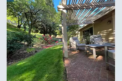 2733 Ptarmigan Dr #2, Walnut Creek, CA 94595 - Photo 2