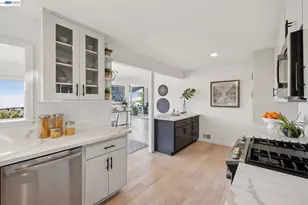 6801 Armour Dr, Oakland, CA 94611 - Photo 26