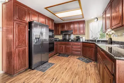 5490 Lenora Rd, Richmond, CA 94803 - Photo 8