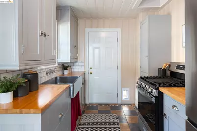 812 19th St, Oakland, CA 94606 - Photo 10