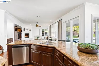 5653 Signal Hill Dr, Dublin, CA 94568 - Photo 12