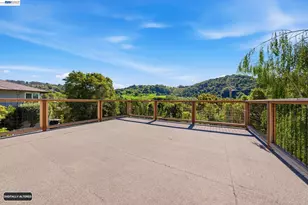 10000 Sigourney Ave, Oakland, CA 94605 - Photo 20