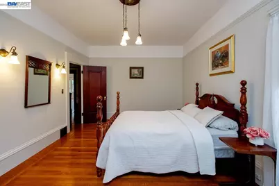 2056 Santa Clara Ave, Alameda, CA 94501 - Photo 32
