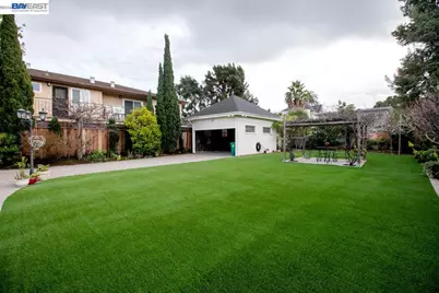 2056 Santa Clara Ave, Alameda, CA 94501 - Photo 36