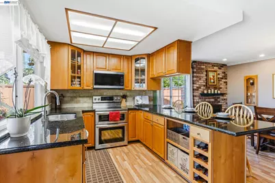 2151 Deerwood Dr, Martinez, CA 94553 - Photo 10