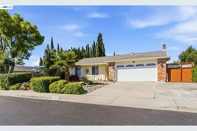 2151 Deerwood Dr, Martinez, CA 94553 - Photo 2