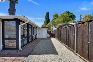 1215 Oak Creek Way, Sunnyvale, CA 94089 - Photo 18