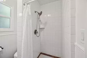 1138 Bella Vista Ave, Oakland, CA 94610 - Photo 28