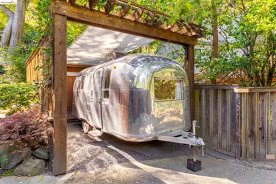 6966 Paso Robles Drive, Oakland, CA 94611 - Photo 48