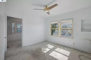 2972 El Monte Ave, Oakland, CA 94605 - Photo 20