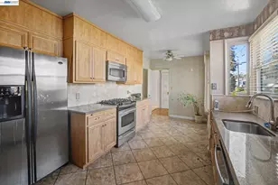 2972 El Monte Ave, Oakland, CA 94605 - Photo 24